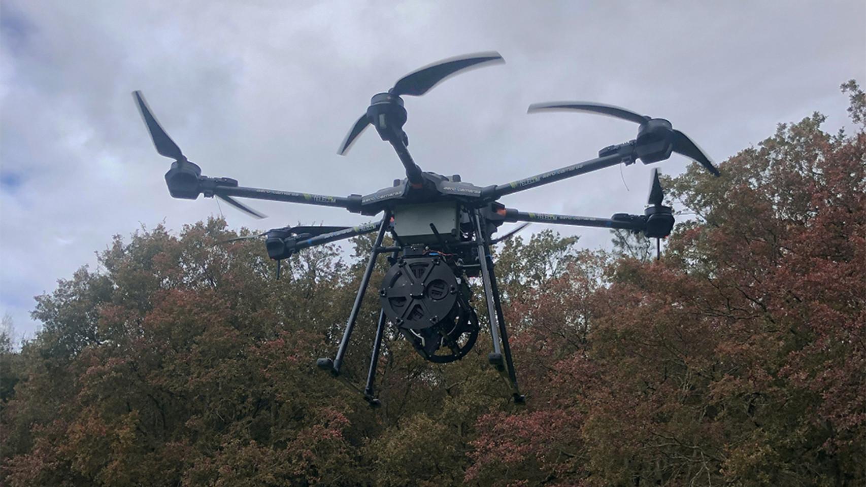 Así es D-GUN, el dron gallego que lanza hasta 5 granadas con precisión láser — El Español (Omicrono)